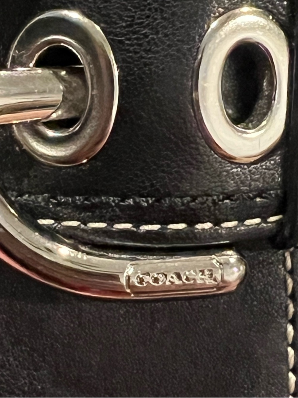 Coach SoHo Y2K Black Leather Trifold Wallet - Picture 7 of 9